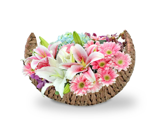 Florist Flower Arrangement - Lilies Florist Basket Decor P2 - L36514182 Photo